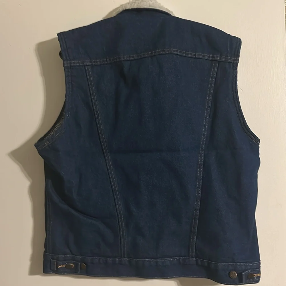 Men's Blue Denim Vest with Sherpa Collar - Picture 2 of 2